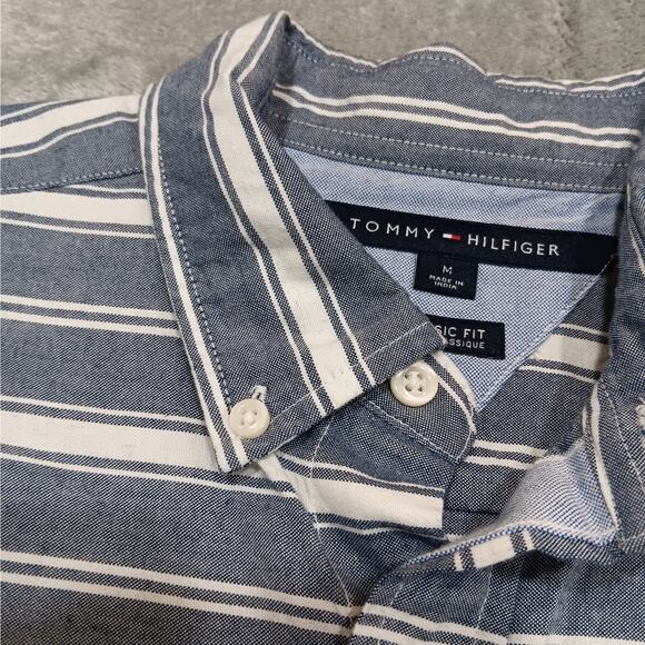 Tommy‎ Hilfiger Men's Button Down Shirt Size Medium Classic Fit Button Collar - Picture 3 of 13